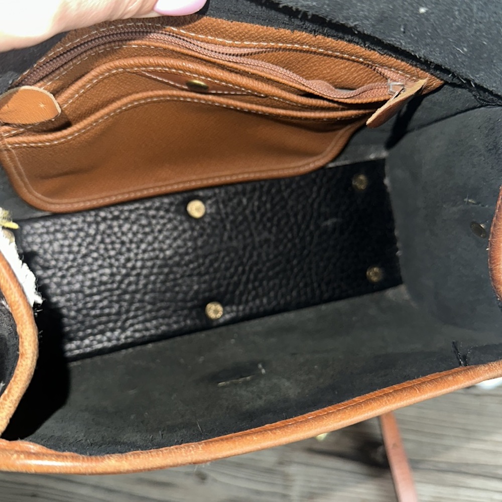 Dooney & Bourke crossbody purse good used condition - Picture 10 of 15